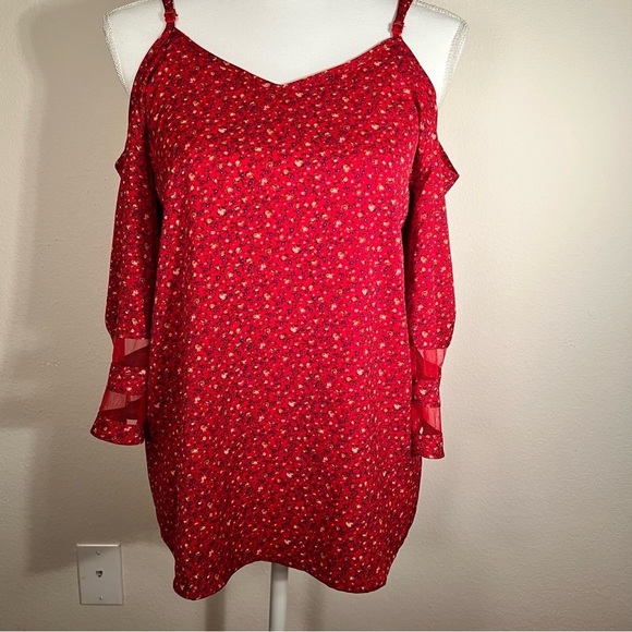 Jouica Red Floral V Neck Cold Shoulder Blouse NWT - Picture 2 of 12